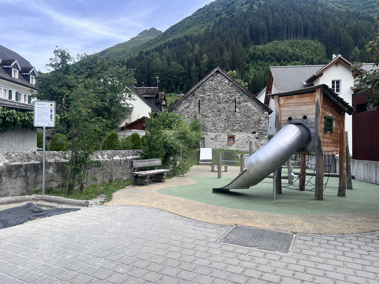 Spielplatz Dorfschulhaus
